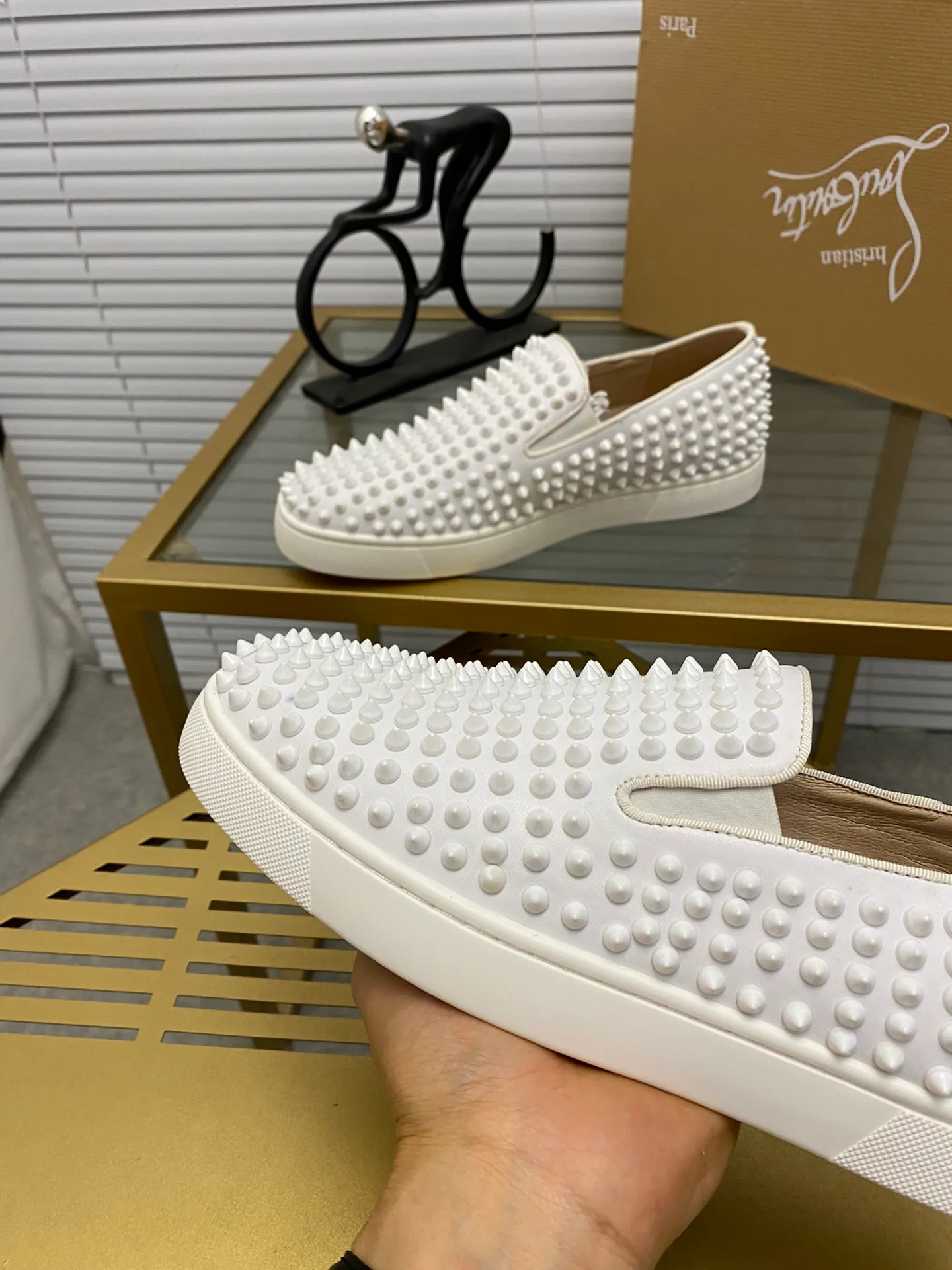 Ex-factory price 480. christian louboutin (CL red sole shoes) counter nail series, high-top casual sneakers for couples 📢 📢 📢 Exclusive hot style release 🎈🎈💪 Movable latex feet 👻 Finished outsole stitching line [satisfied] 😝Female 35-40# Male 38#-46, global supply😝 [Top version]: Original imported cowhide upper, top original leather lining, original molded TPU outsole, original 1:1 detail processing, original shoe last, large quantities in stock, rest assured as shown above
